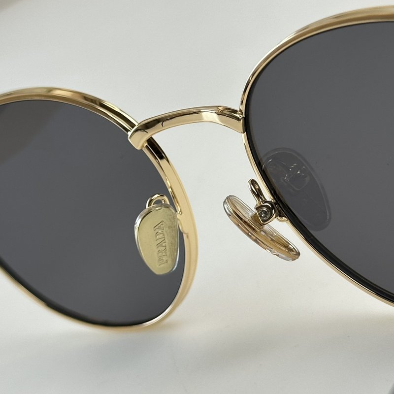 Солнцезащитные очки Prada Temple From Two Details With Logo "Black/Gold" фото № 3