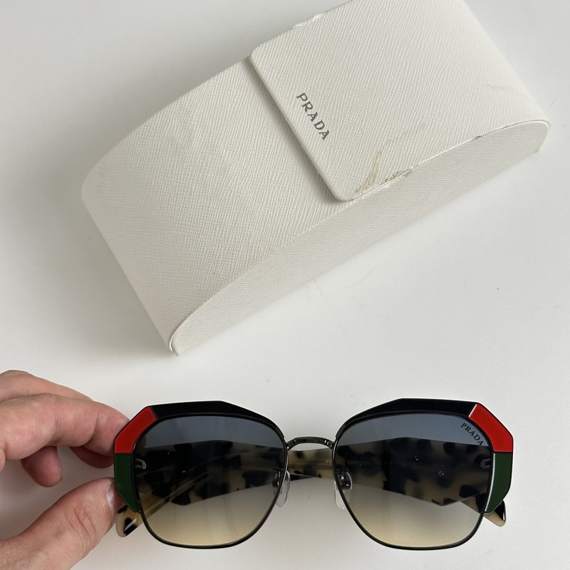 Солнцезащитные очки Prada Frame With Colorful Segments "Gray/Beige" фото № 2