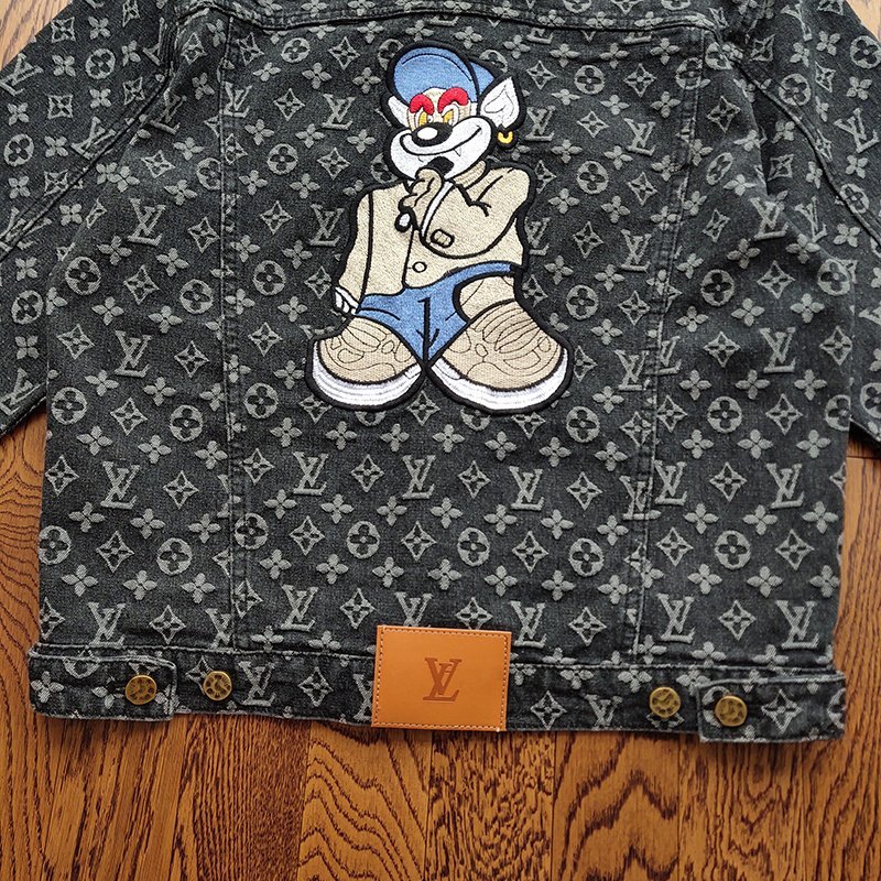 Джинсовая Куртка Louis Vuitton With Cartoon Patch On The Back "Black/Gray" фото № 3