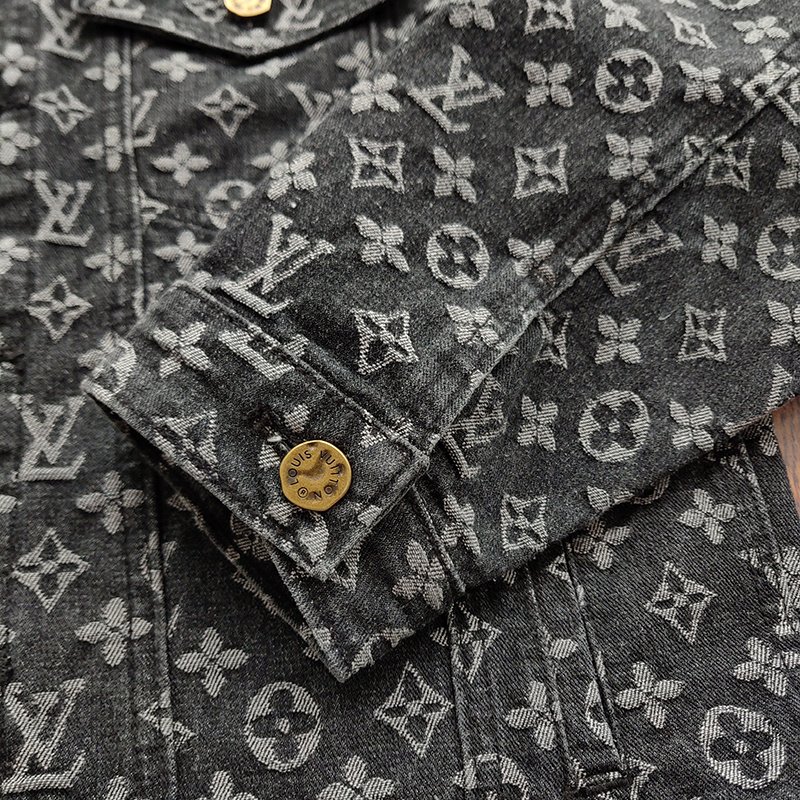 Джинсовая Куртка Louis Vuitton With Cartoon Patch On The Back "Black/Gray" фото № 7
