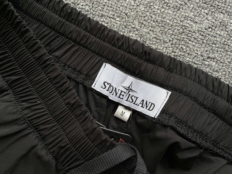Штаны Stone Island With A Button Patch "Black" фото № 2