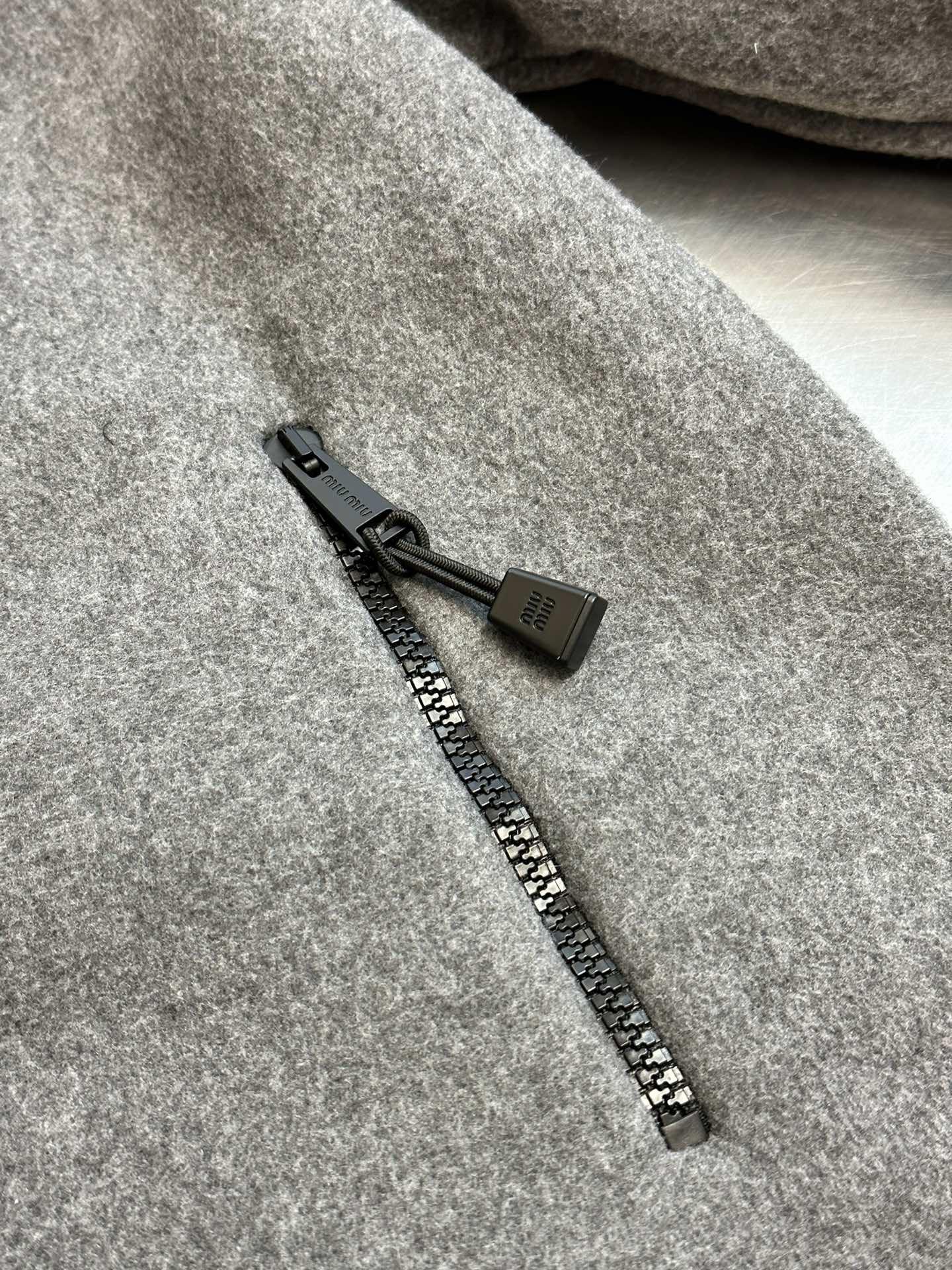 Бомбер Miu Miu Frontside Contrast White Logo Miu Miu "Gray" фото № 6