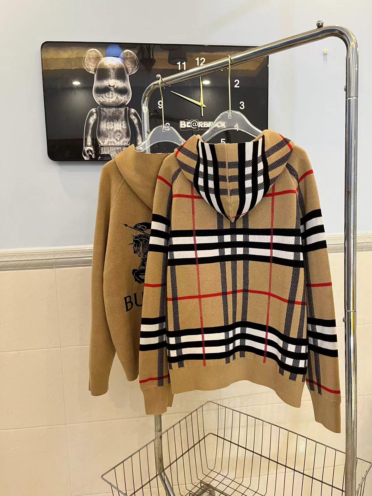 Худи Burberry Backside Black Warrior On The Horse Checked "Brown" фото № 6