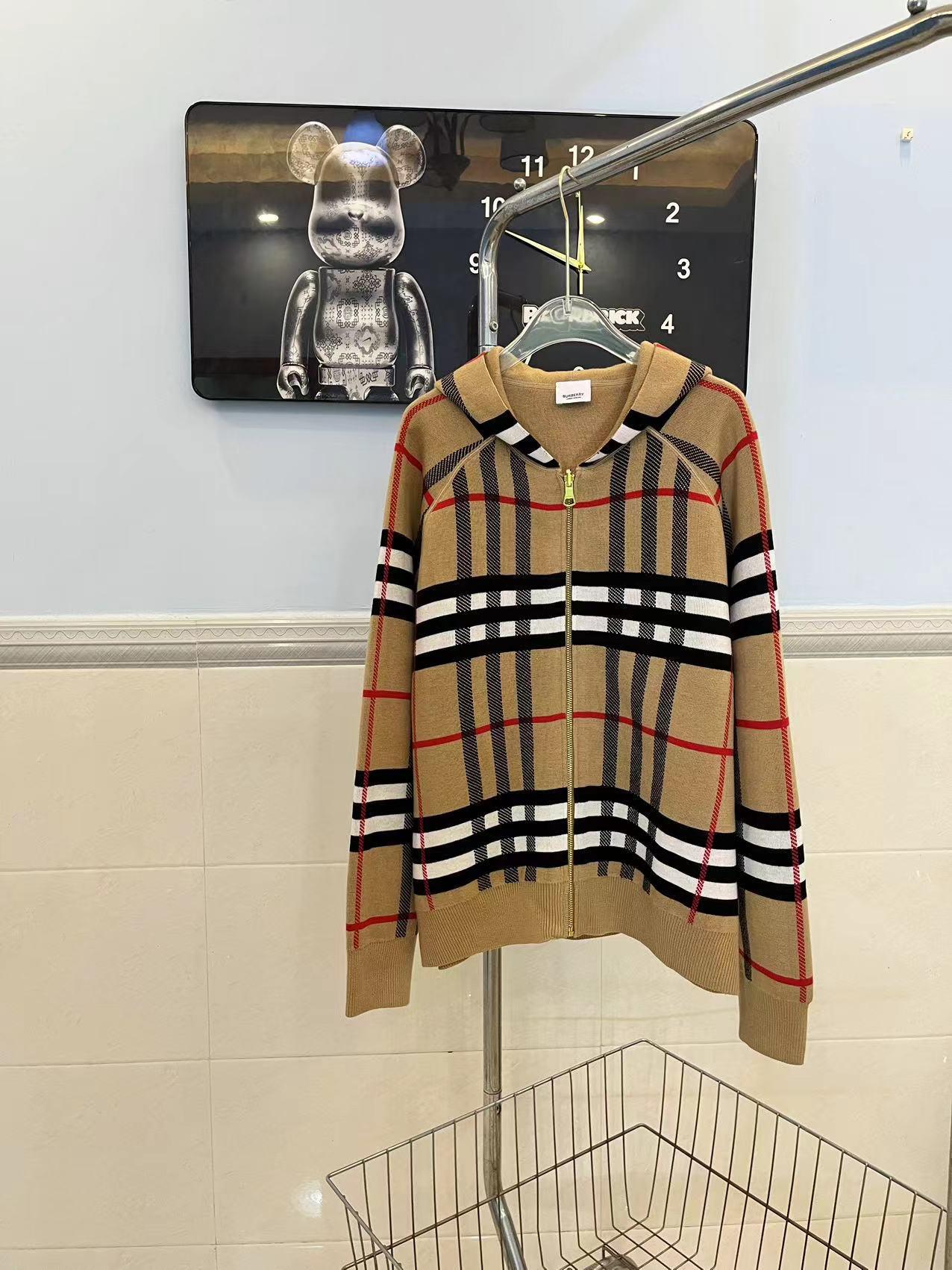 Худи Burberry Backside Black Warrior On The Horse Checked "Brown" фото № 4