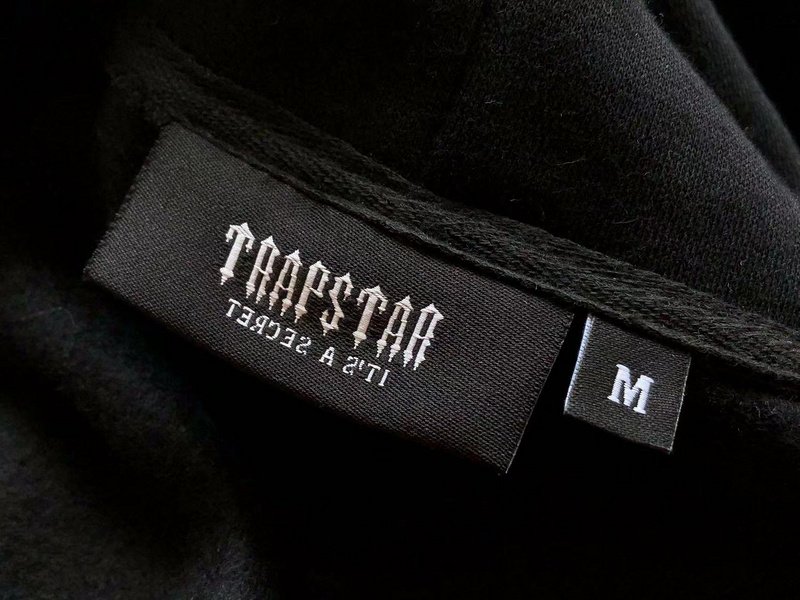 Худи Trapstar Big Logo Inscription And Wide Front Pocket "Black" фото № 5