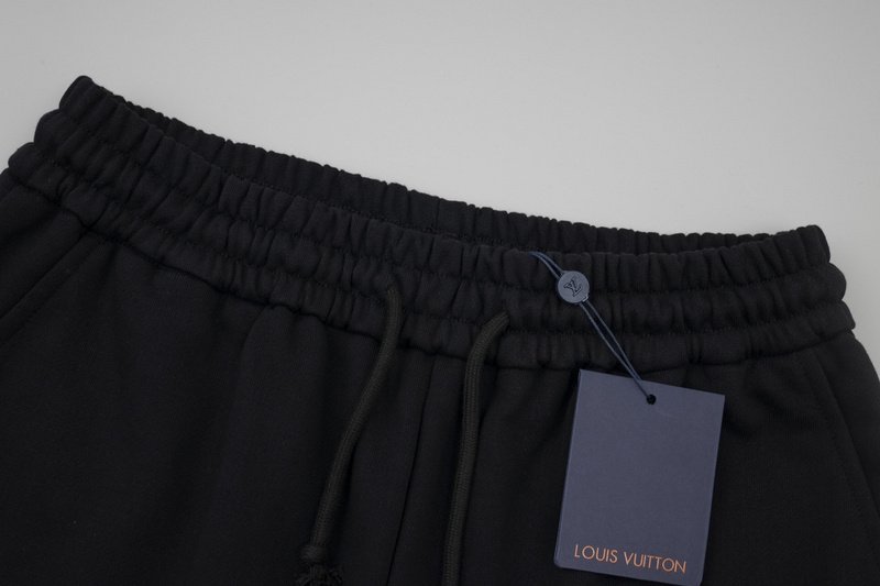Шорты Louis Vuitton With Half-Painted Emblems "Black" фото № 9