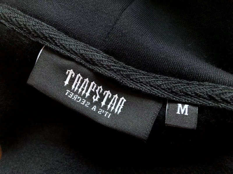 Худи Trapstar Embroidered Front Logo On Multicolor Background With Small Mirror Inscription "Black" фото № 4
