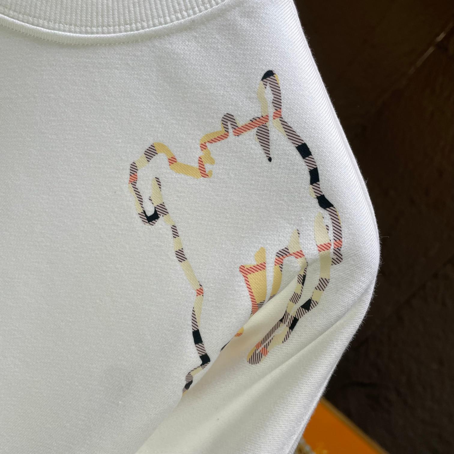 Свитшот Burberry Frontside Print On The Shoulder Warrior And Horse "White" фото № 4