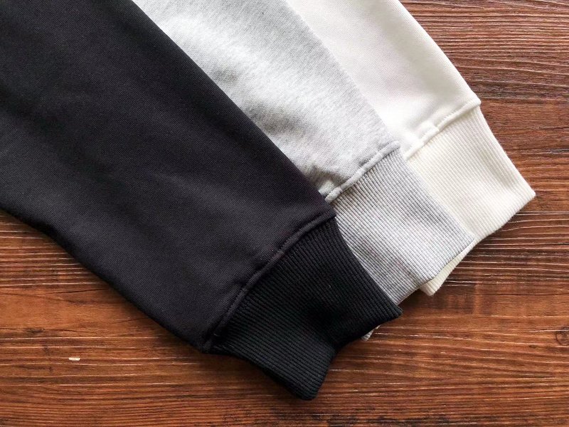 Свитшот Lacoste Plain With Small Front Logo "White" фото № 4