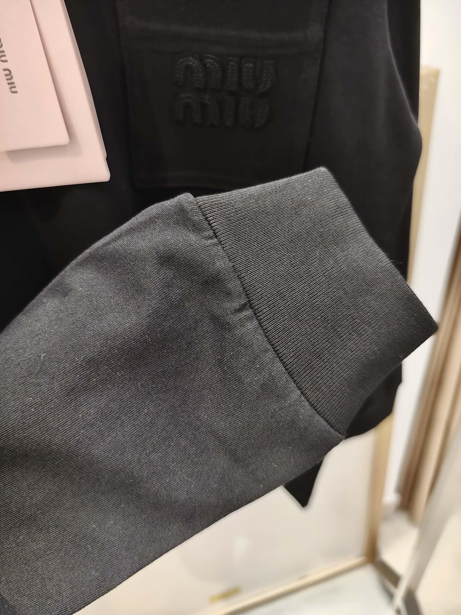 Свитшот Miu Miu Frontside Logo Clear Logotype On The Pocket "Brown" фото № 4