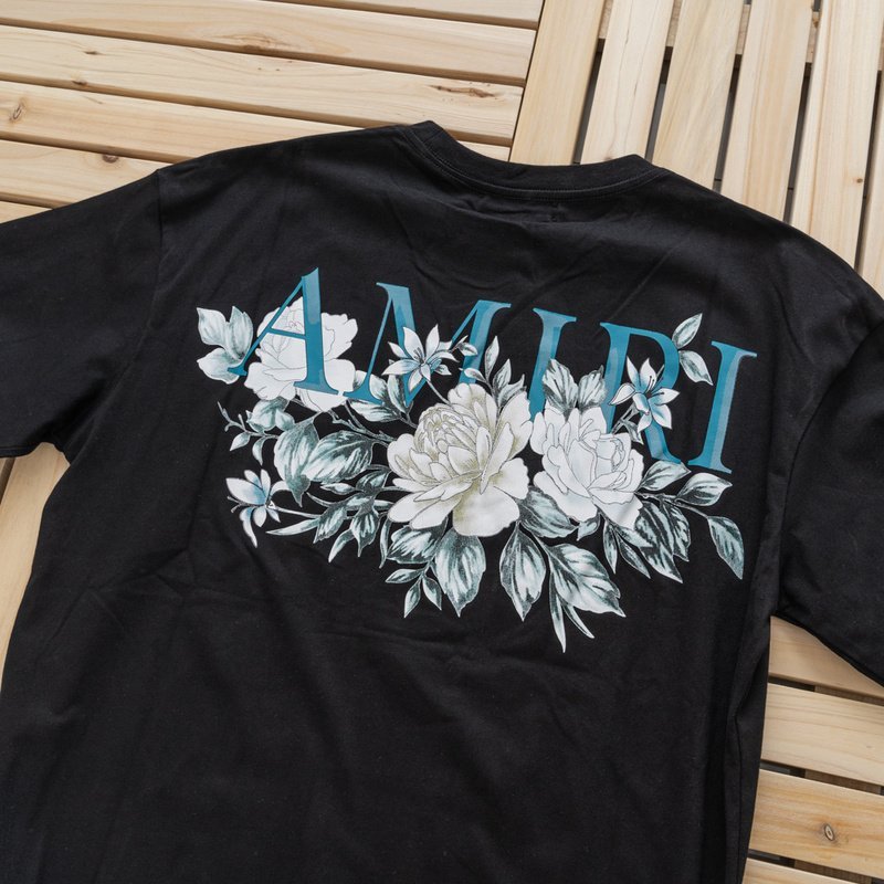 Футболка Amiri Logo With White Flowers "Black" фото № 3
