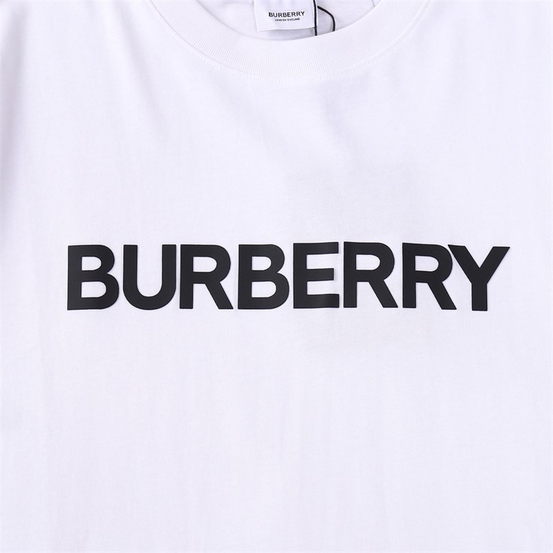 Футболка Burberry Plain With Front Logo Inscription "White" фото № 3
