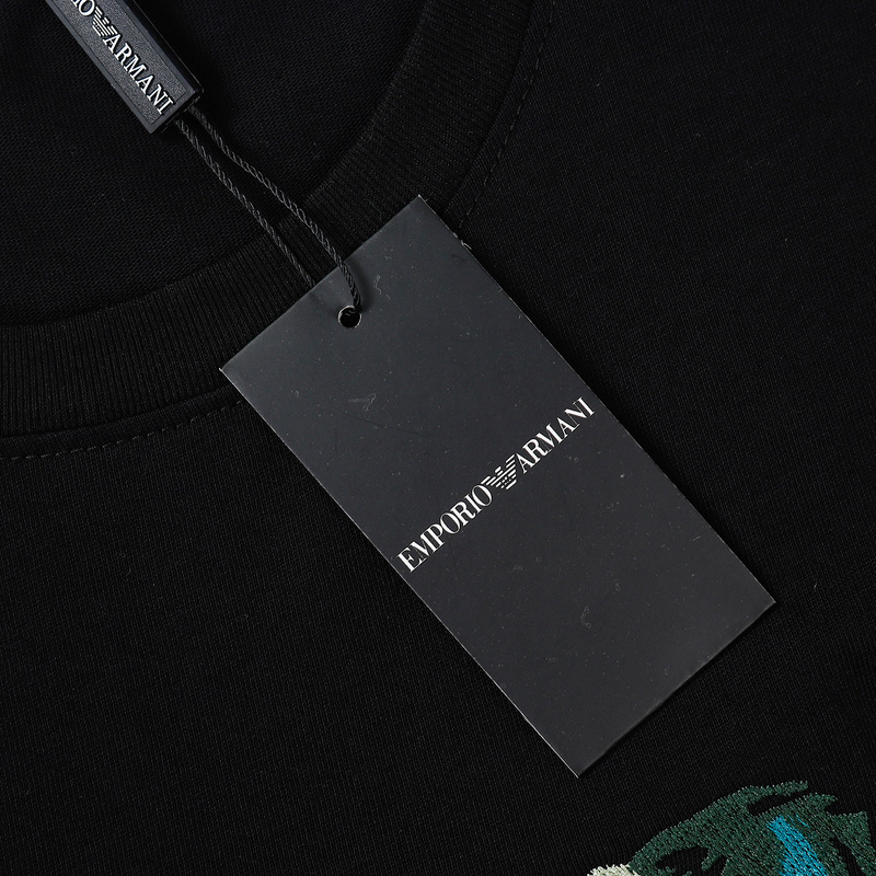 Футболка Emporio Armani With An Embroidered Logo "Black" фото № 4