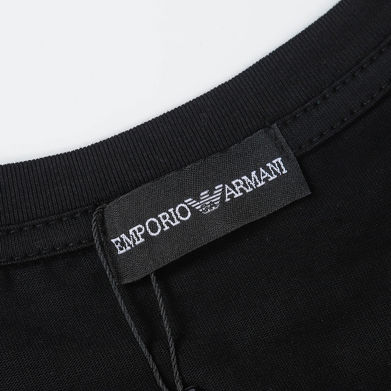 Футболка Emporio Armani With An Embroidered Logo "Black" фото № 3