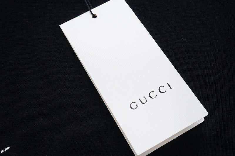 Футболка Gucci Holding My Ears "Black" фото № 5