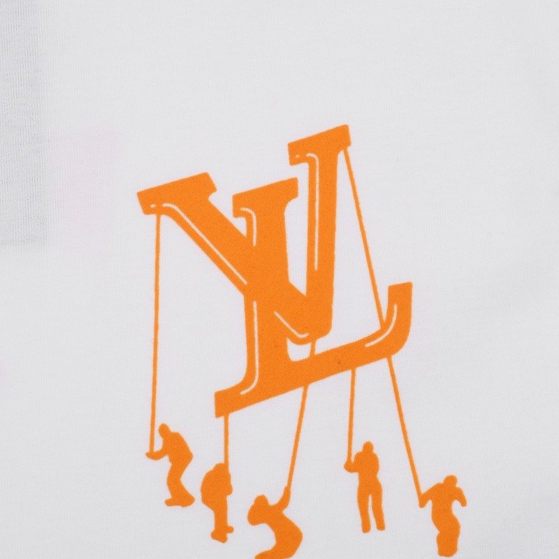 Футболка Louis Vuitton With An Orange Logo With People Hanging From It "White" фото № 6
