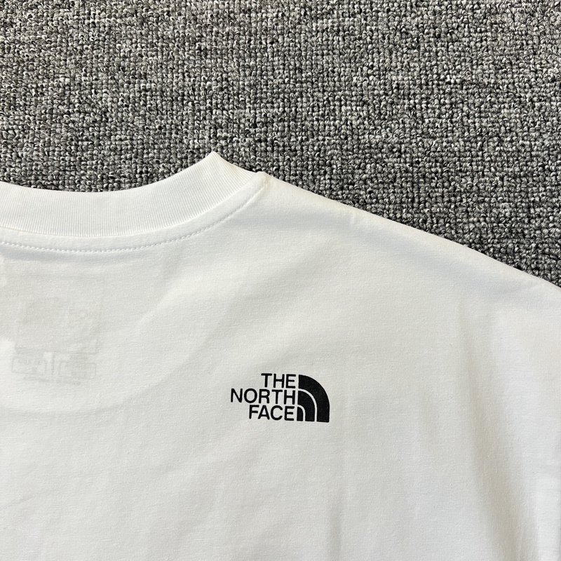 Футболка The North Face Top "White" фото № 4