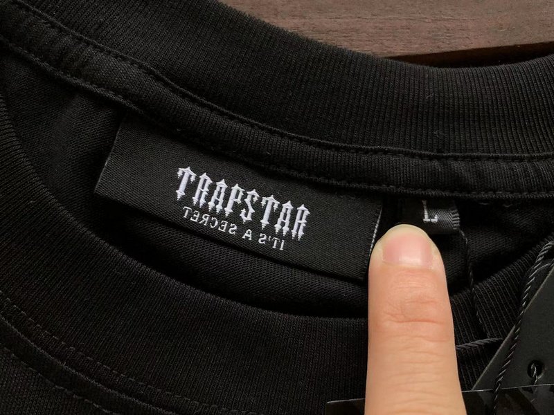 Футболка Trapstar Rectangle With Image And Logo Inscription "Black" фото № 3