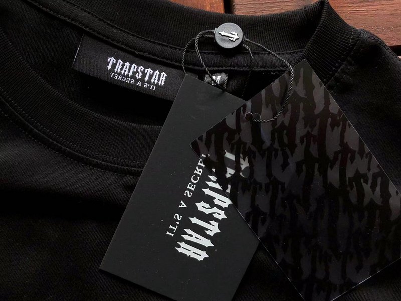 Футболка Trapstar Water Logo Inscription With Drops "Black" фото № 3