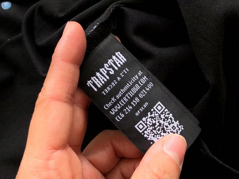 Футболка Trapstar Water Logo Inscription With Drops "Black" фото № 7
