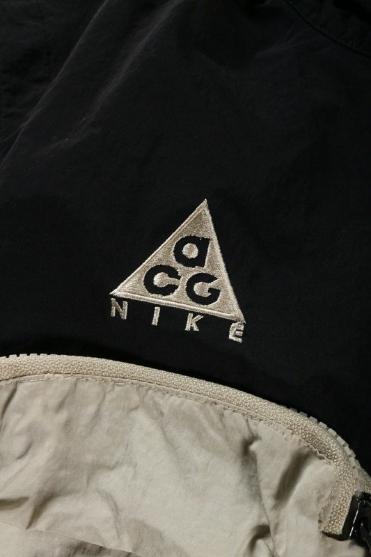 Жилетка Nike With Large Pockets "White/Black" фото № 5