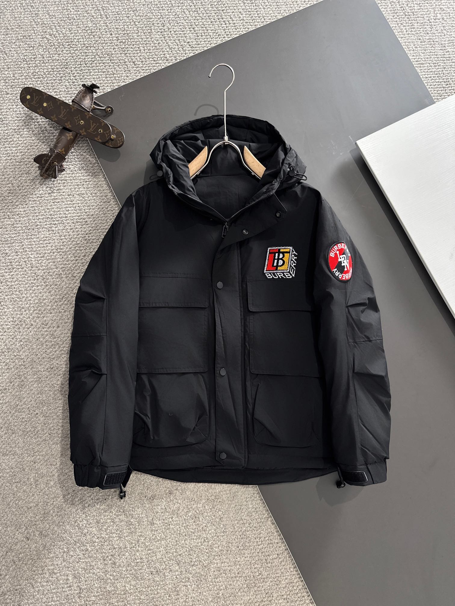 Пуховик Burberry Urban Badge "Black" фото № 9