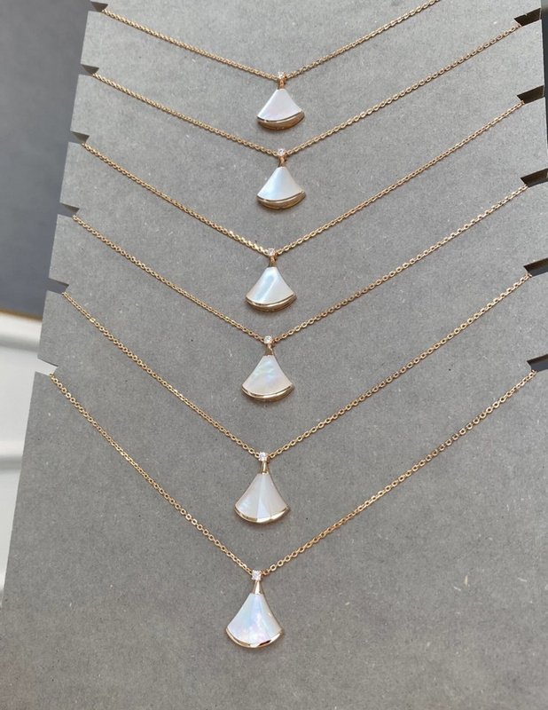 Подвеска Bulgari Shaped Like Cone "Gold" фото № 5