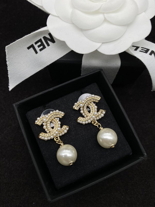 Серьги Chanel Logo Symbol With Pearl "Gold" фото № 3