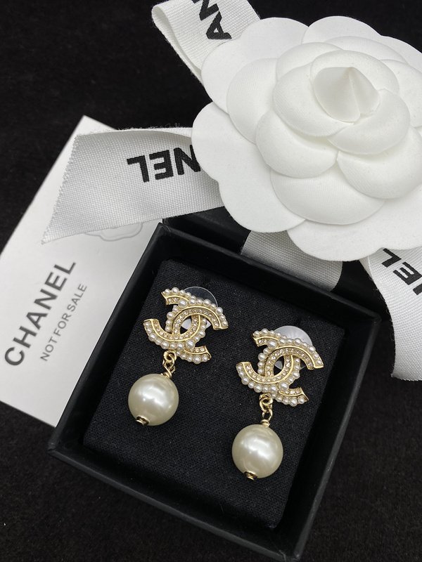 Серьги Chanel Logo Symbol With Pearl "Gold" фото № 4