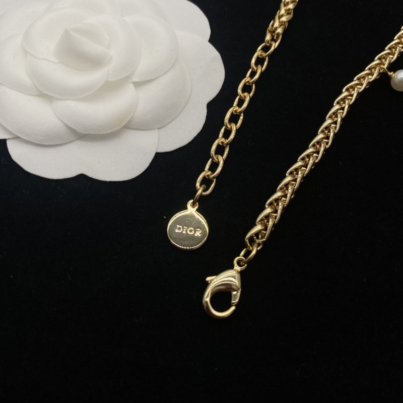 Ожерелье Dior Pearl And Logo Decorated "Gold" фото № 4