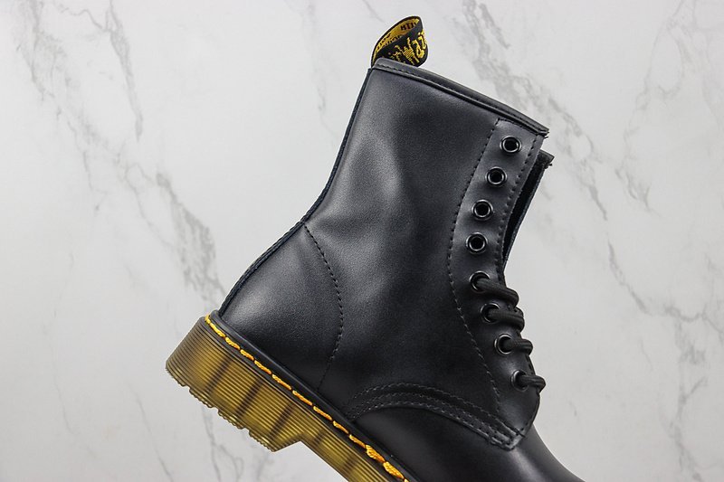 Dr. Martens 1460 Lace-Up "Black Nappa" фото № 3