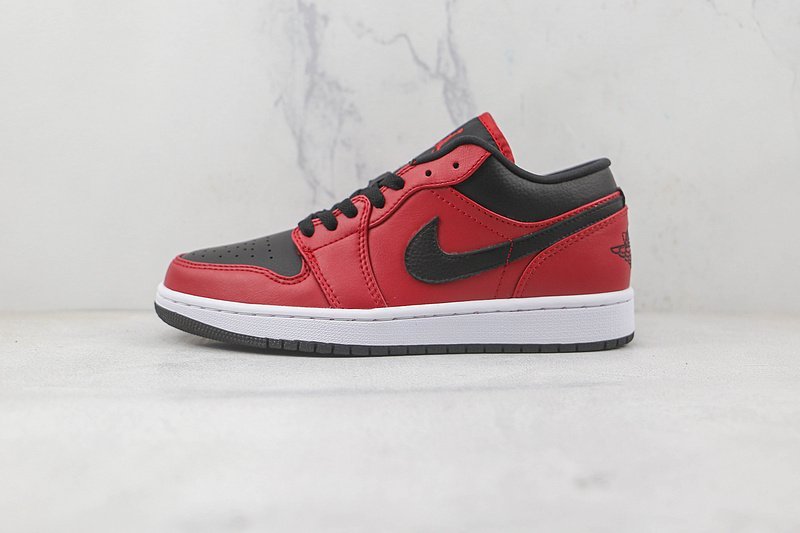 Air Jordan 1 Low "Reverse Bred Pebbled Swoosh" фото № 2
