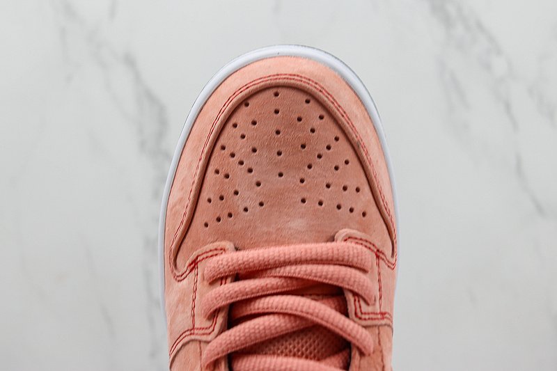 Nike SB Dunk Low "Pink Pig" фото № 3