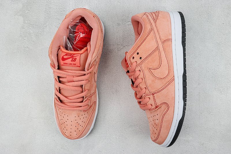 Nike SB Dunk Low "Pink Pig" фото № 6