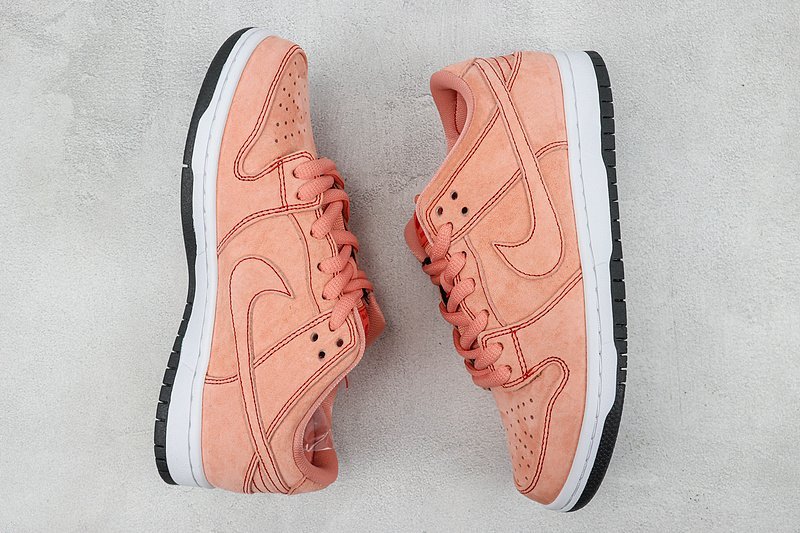 Nike SB Dunk Low "Pink Pig" фото № 7