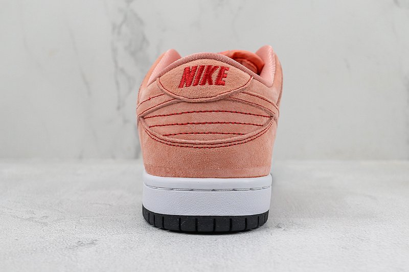Nike SB Dunk Low "Pink Pig" фото № 8