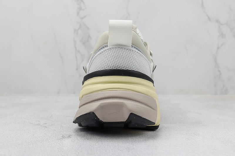 Nike Runtekk "Summit White/Metallic Silver" фото № 8