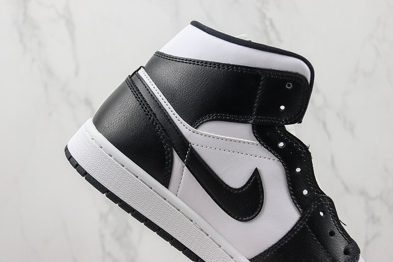 Nike Air Jordan 1 Mid "Panda" фото № 3