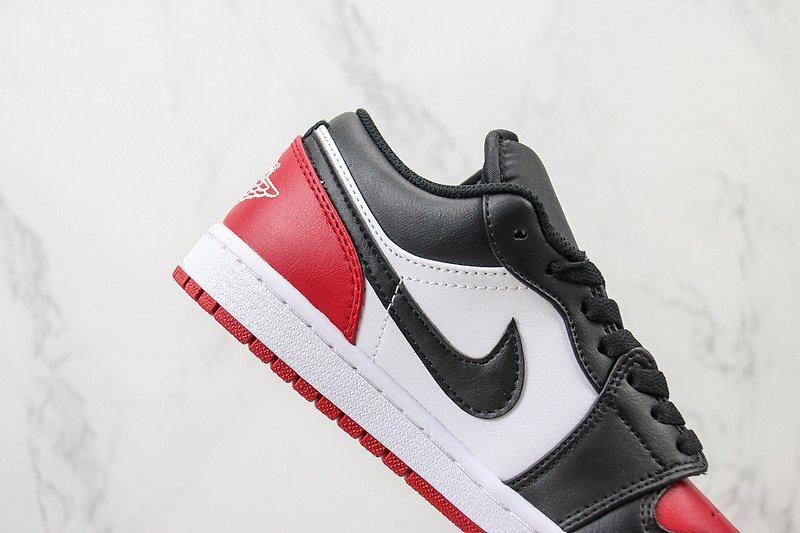 Air Jordan 1 Low "Bred Toe" фото № 3
