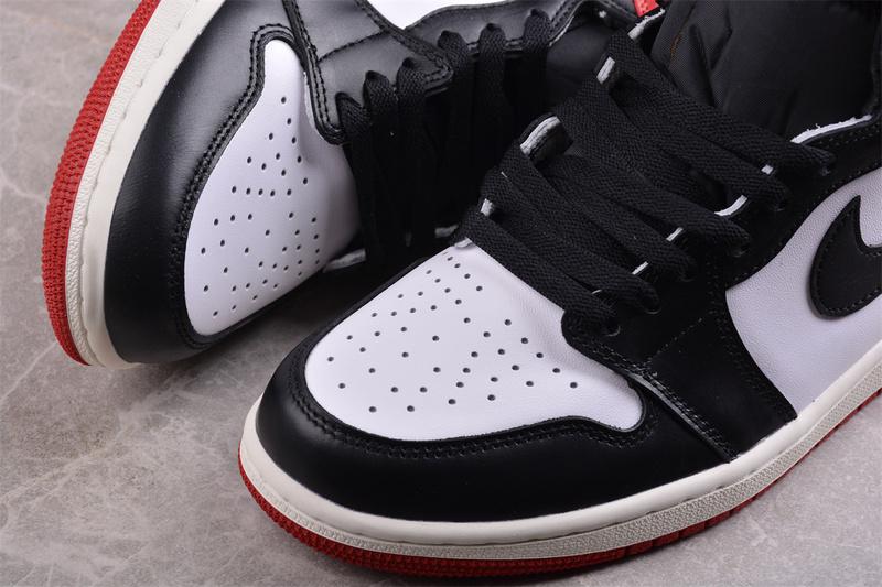 Air Jordan 1 High "Black Toe Reimagined" фото № 3