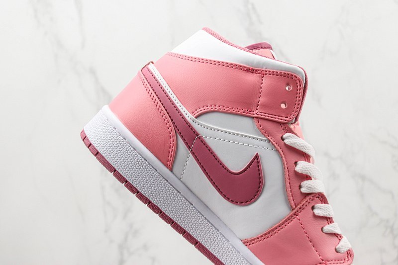 Air Jordan 1 Mid "Valentine’s Day" фото № 4