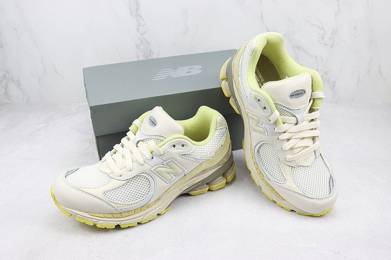 New Balance 2002R "Auralee White" фото № 7