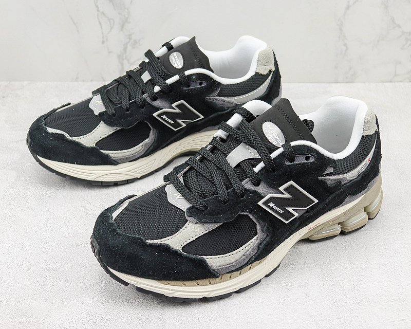 New Balance 2002R "Black/White/Beige" фото № 5