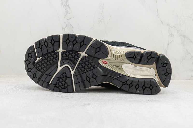 New Balance 2002R "Black/White/Beige" фото № 8