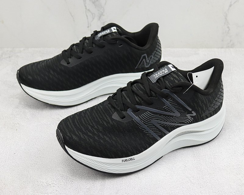 New Balance FuelCell Propel V4 "Black/White" фото № 5