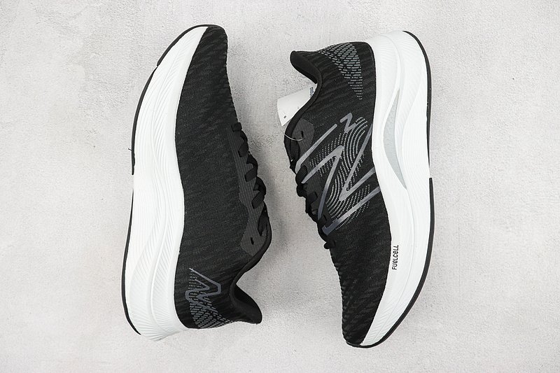 New Balance FuelCell Propel V4 "Black/White" фото № 7