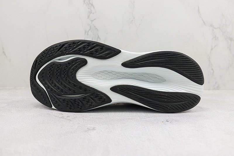 New Balance FuelCell Propel V4 "Black/White" фото № 8