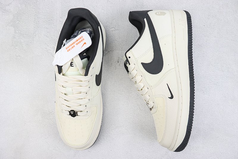 A Bathing Ape x Nike Air Force 1 Low "Cream White/Black/Silver Logo" фото № 7