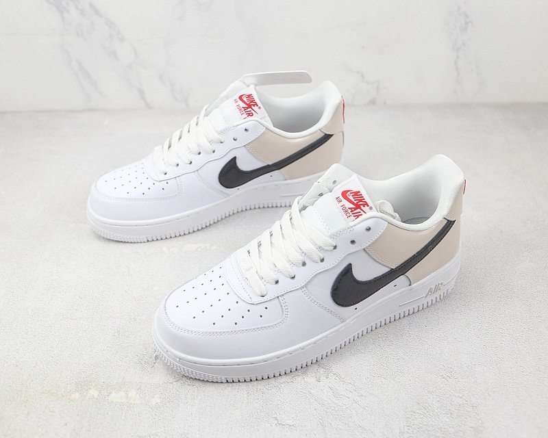 Nike Air Force 1 Low "Patent Swoosh" фото № 5