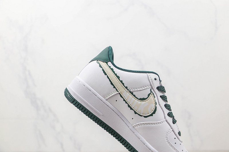 Milwaukee Bucks x Nike Air Force 1 "Dark Green/White" фото № 3